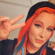 Ashleigh Henderson's Instagram, Twitter & Facebook