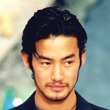 Takenouchi yutaka 竹野内豊 his career spanning over 10 years, yutaka's earlier works include lead roles in heaven's coins ('95) and beach boys ('97). ç«¹é‡Žå†…è±Šã¯ çµå©šã—ã¦ã»ã—ã„ ç‹¬èº«ã§ã„ã¦ã»ã—ã„ å‰²ã‚Œã‚‹ãƒ•ã‚¡ãƒ³ã®å£° ã‚¢ã‚µã‚¸ãƒ§