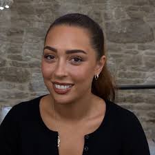 𝐒𝐄𝐑𝐕𝐈𝐂𝐄: Full Face Glam 𝐌𝐀𝐊𝐄𝐔𝐏 𝐀𝐑𝐓𝐈𝐒𝐓: Chloe 𝐅𝐨𝐫  𝐛𝐨𝐨𝐤𝐢𝐧𝐠𝐬 𝐩𝐥𝐞𝐚𝐬𝐞 𝐜𝐨𝐧𝐭𝐚𝐜𝐭 @aglowbychloe #muaswindon  #makeupartistswindon #makeupswindon #mua #makeup makeupartist