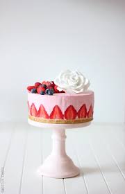 Cheesecake Sans Cuisson Facon Fraisier Cheesecake Wedding Cake Sweets Cake Cheesecake