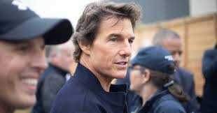 Tom Cruise slammed for shameless Top Gun plug at Queen Elizabeth's Platinum  Jubilee celebration