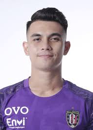 Mulai dari gaya rambut, hingga postur tubuhnya, nadeo memang mirip betul dengan kepa. Liga Indonesia