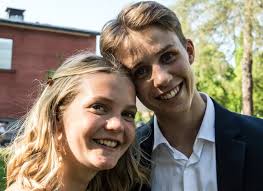 BILDEXTRA: Festfina Faluelever på väg till balen: ”Plötsligt händer det,  dags att ta studenten”