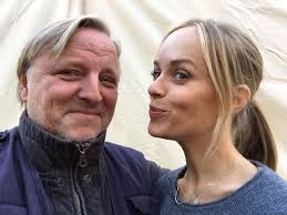 Zu sehen ist darin auch nochmal die eigentlich schon in der improfolge „das team an neujahr gestorbene figur nadeshda krusenstern (friederike kempter). Tatort Munster Fanseite News Drehstart Tatort Munster Klappe Zu Affe Tot