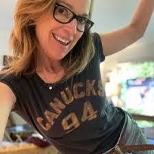 Tracey Pederson's Instagram, Twitter & Facebook