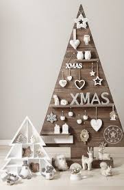 17 Originales Disenos Para Hacer Un Arbol De Navidad Con Palets Arbol De Navidad Original Arbol Navideno De Madera Arboles De Navidad Creativos