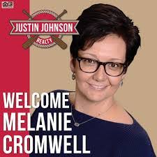 Melanie Cromwell's Instagram, Twitter & Facebook