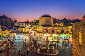 Rhodes is the largest of the dodecanese islands in terms of both land area and population, situated in eastern aegean sea.it lies approximately 11 miles (18. Rhodos Private Tour Altstadt Palast Der Grossmeister 2021 Rhodes Tiefpreisgarantie