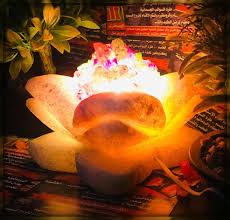 مصباح الملح الخرى زهرة اللوتس هاند ميد من سيوة لا تعرف ما ينقصك إذا لم تكن تملك مصباح الملح السيوي الأمر يشبه وجود نافذة مفتوحة ا Home Decor Decor Fireplace