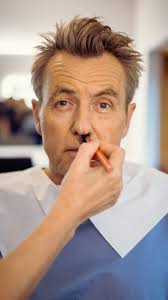 Er det greit å snuse i møter? Obos-sjefen Daniel K. Siraj er helt klar på  hva han mener om det. Se hele intervjuet her:  https://dntv.dn.no/m/L6NLyFaZ/ledere-om-ledelse-obos-sjef-daniel-siraj -har-ett-klart-rd-til-deg-som-nsker-endre-vaner