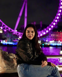 Didn't find Paddington but found some Nachos. Great pics from a night in  London. 📸: @justmaxout #london #england #night #nachos #paddington #judoka  #londoncity #londoneye #thamesriver #teamusa #coldweather #underground  #gloves #pink #fashon
