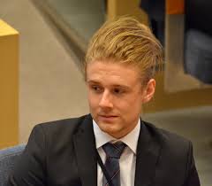 Jesper karlsson earns £6,100 per week, £317,200 per year playing for az alkmaar as a am (rl), st (c) . Jesper Skalberg Karlsson Wikipedia
