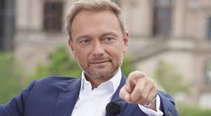 Lindner wurde schon im alter von 16 jahren. Christian Lindner Fdp Bestatigt Neue Freundin Franca Lehfeldt