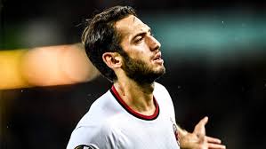 Peki, hakan çalhanoğlu kimdir, nereli, kaç yaşındadır, hangi takımlarda oynadı? Hakan Calhanoglu Dan Galatasaray Paylasimi