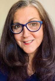 Julie Lewin's Instagram, Twitter & Facebook