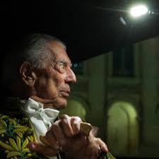 Mario Vargas Llosa se convierte en miembro de la Academia Francesa