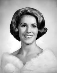 Betty Gail's Instagram, Twitter & Facebook