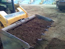 Weighs about 2,200 pounds per cubic yard, depending on the moisture content. 1 2 Cubic Yard Of Mulch This Is Our Bobcat Size Loader Sco Flickr