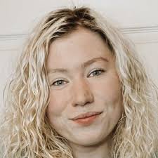 Naomi Noel's Instagram, Twitter & Facebook