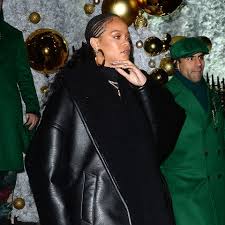 Jan 17, 2020 · rihanna and her billionaire boyfriend, hassan jameel, have broken up after three years of dating, according to us weekly. This Is What Rihanna Did After Hassan Jameel Split