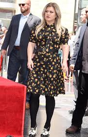 She was now up to 200 pounds, and her friends had started to notice. Kelly Clarkson S Amazing 18kg Weight Loss