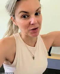 Bachelor vet Ali Fedotowsky Manno shows off her 'belly rolls' as she  addresses recent weight loss