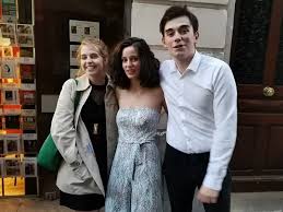 Emma Baudoux Elena El Ghaoui Et Lucas Andrieu Sortie Theatre En 2020 Theatre Paris Theatre Comedien