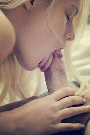 Blonde Gives Passionate Blowjob 16089
