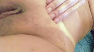 Brasileira Bronzeada Com a Buceta Toda Melada Se Masturbando: Amateur  Amateur Porn