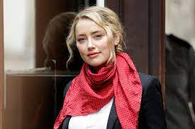 Amber heard has announced the arrival of her baby daughter via surrogate as she becomes a mother for the first time. Amber Heard Sie Ist Mama Und Papa Fur Baby Oonagh Gala De
