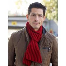 Many beginners start their first project with scarf because it's not too complicated to knit. Knitting Patterns For Men In The Loop Knitting