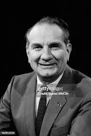 Daniel Besse's Instagram, Twitter & Facebook