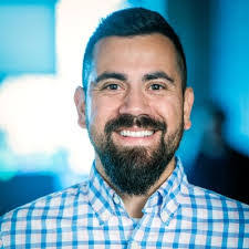 Lisa Labuda's Instagram, Twitter & Facebook