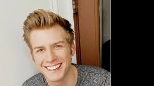 Ben Royer's Instagram, Twitter & Facebook