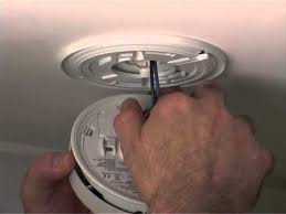 The detector should click into place. Replace Battery In Kidde 4973 Smoke Alarm Youtube