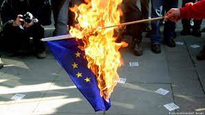 Sogar eine explosion soll es. Brennende Flaggen Niemals Dulden Aktuell Deutschland Dw 14 05 2020