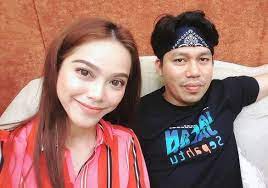 Drama terbaru 'cukup derita itu' ni dari pengarang novel yang sama 7 hari mencintaiku! Gosip Artis Terkini Rotikaya 11 Gambar Pra Perkahwinan Shahrol Shiro Bakal Isteri Rotikaya Beautifulnara Gosip Artis Malaysia Terkini Prosesi Pernikahan Denny Sumargo Dan Olivia Allan Gosip Artis Hari Ini Yuk Subscribe Di