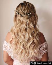 A perfect style to sport as wedding guest this hairstyle can be done on women having medium length. 52 Wedding Guest Hairstyles For A Glamorous Look Iconic Tone
