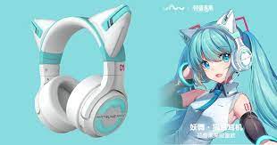 (1) left hand phones, four (4) cast button squares and two (2) half moon. Hatsune Miku Cat Ear Headphones By Yowu Announced Preorders Open August 31st Mikufan Com