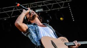 6 examples of vibrato in music. How To Develop Your Singing Vibrato Quickly And Easily