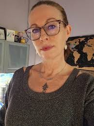 Holly Vanover's Instagram, Twitter & Facebook