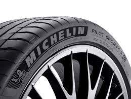 Tyres were dampened with water to improve contrast for photos. Michelin Pilot Sport 4 S Der Ultra High Performance Reifen Rad Ab Com