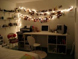 Resultado de imagem para quartos decorados com luzes e fotos