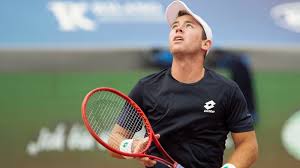 He was born in st. Startschuss In Madrid Koepfer Schlagt 2 11 Meter Riese Opelka Kicker