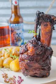It Simply Has Everything To Offer From Appetizing Looks To An Unforgettable Flavor Not To Mention That German Pork Hocks Recipe Pork Knuckle Pork Recipes