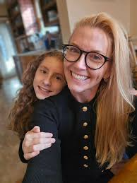 Had so much fun with this episode. Thank you Aileen Wallace for joining us.  ❤️❤️❤️❤️