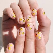 It S Official Smiley Face Nails Are Our New Favourite Nail Art Trend The Treatment Files Centro de educación profesional para uñas. it s official smiley face nails are