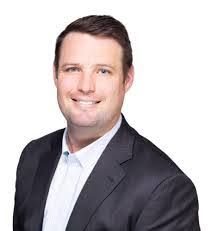 Karen Beringer's Instagram, Twitter & Facebook