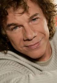 Graphic & motion designer graduated from esag penninghen in paris. Riccardo Cocciante Biografia Musicalstore