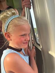 How to book the same Lightning Lanes for multiple families at Walt Disney  World?